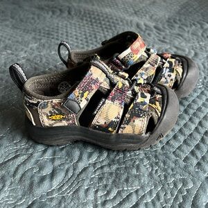 Keen Newport H2 Sandals. Toddler size 6.